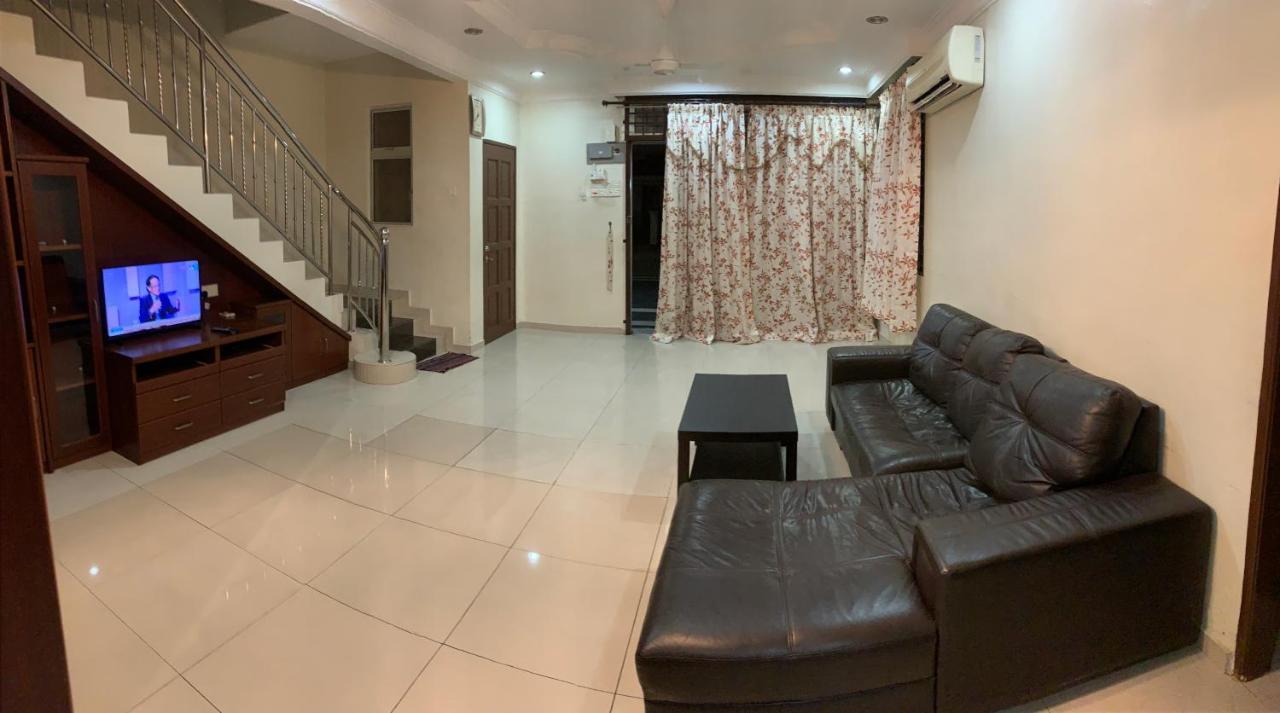 Awani Homestay Seberang Jaya Permatang Janggus Exterior photo